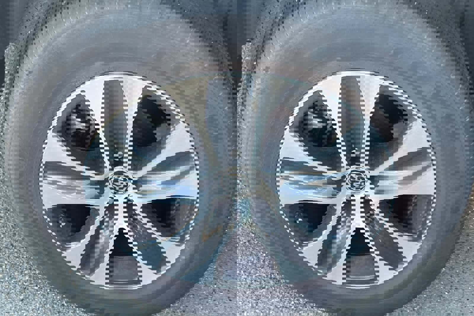 Used 2023 Toyota Highlander XLE image 17