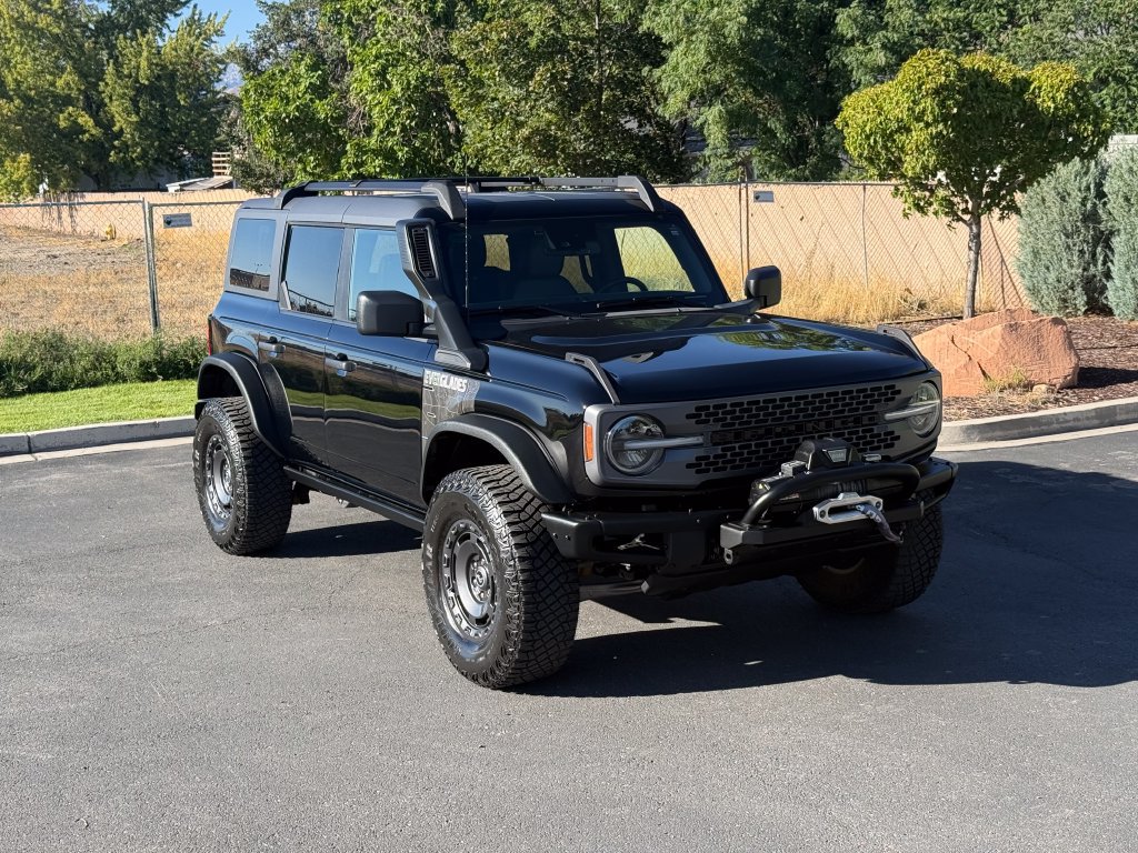 Used 2024 Ford Bronco Everglades AWD/4WD image 2