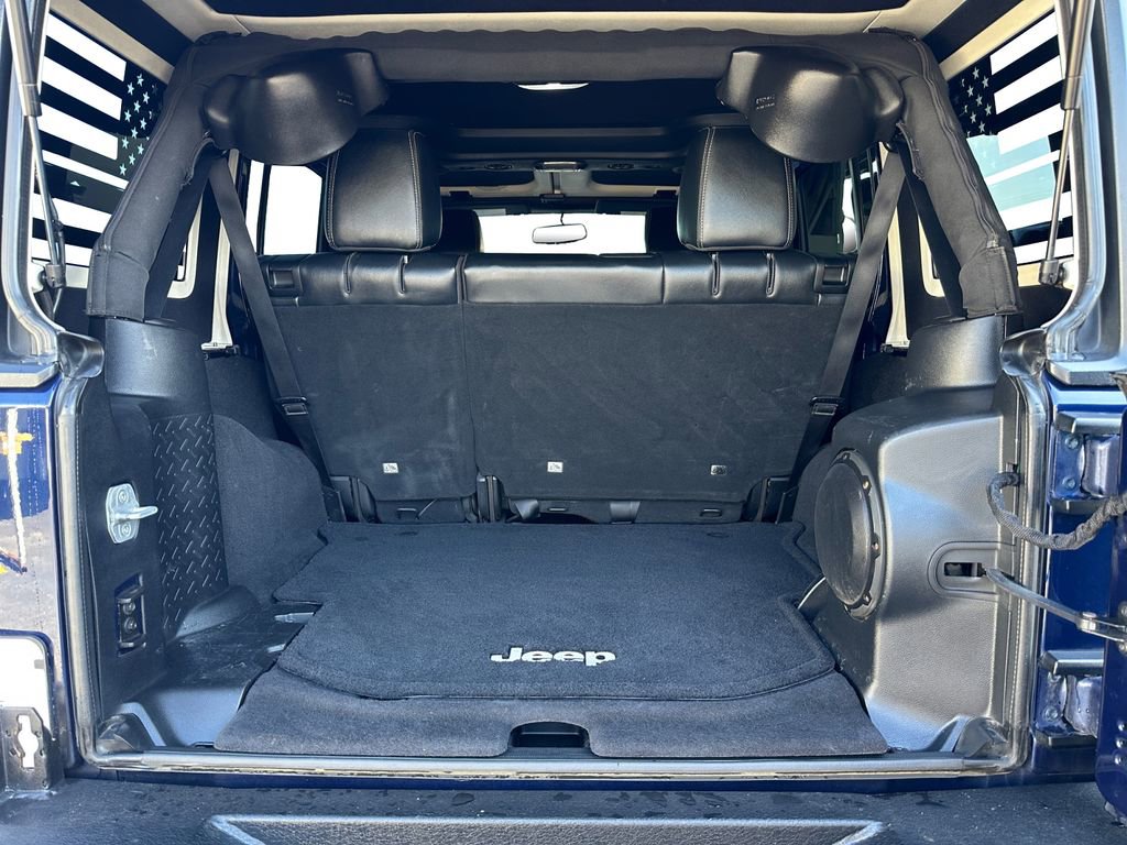 Used 2013 Jeep Wrangler Unlimited Rubicon w/ Connectivity Group image 18