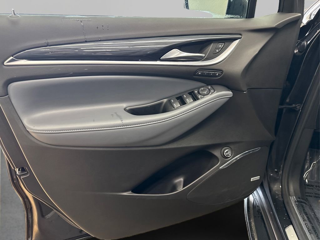 Used 2024 Buick Enclave Premium image 24