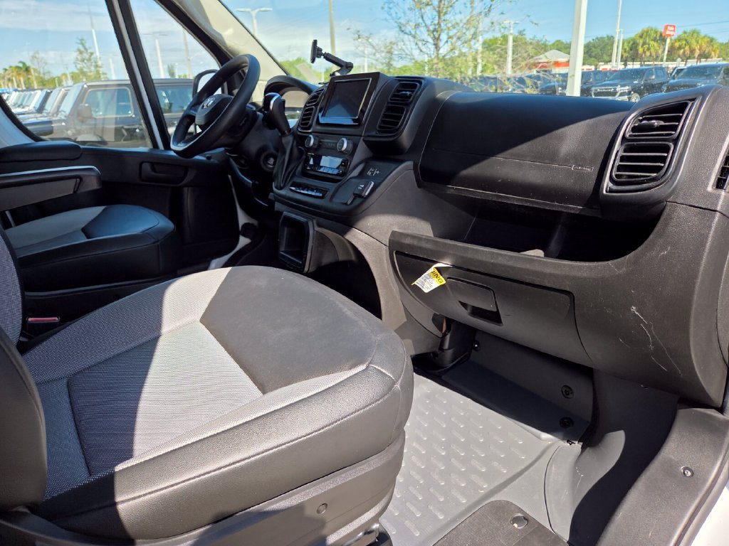 Used 2024 RAM ProMaster 2500 w/ Convenience Group FWD image 14