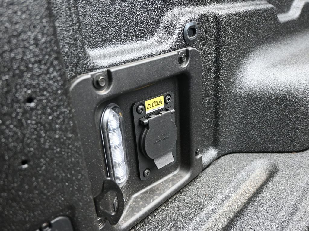 New 2025 Ford Maverick Lariat w/ Black Appearance Package image 12