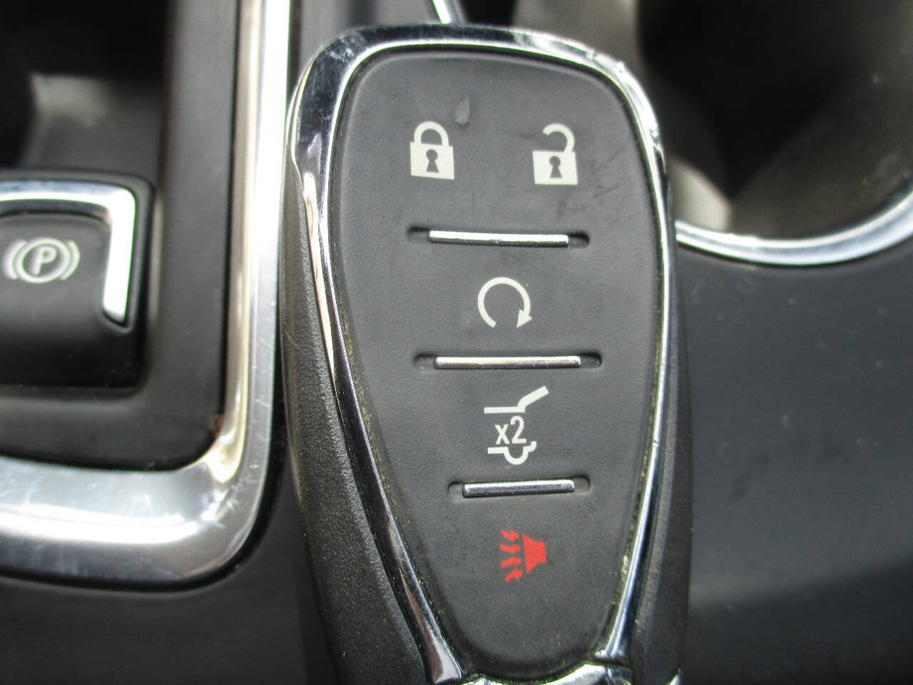 Used 2020 Chevrolet Equinox LT AWD/4WD image 32