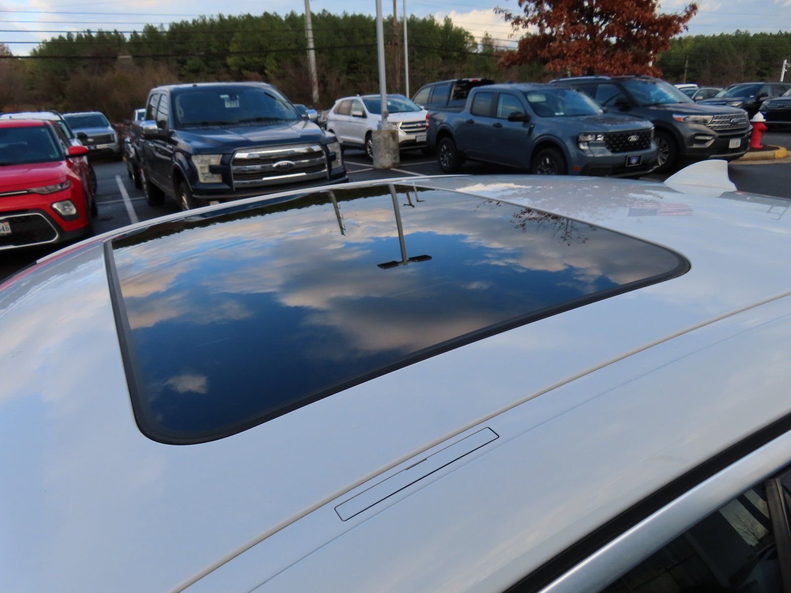 Used 2022 BMW 330i xDrive Sedan w/ Driving Assistance Package image 10