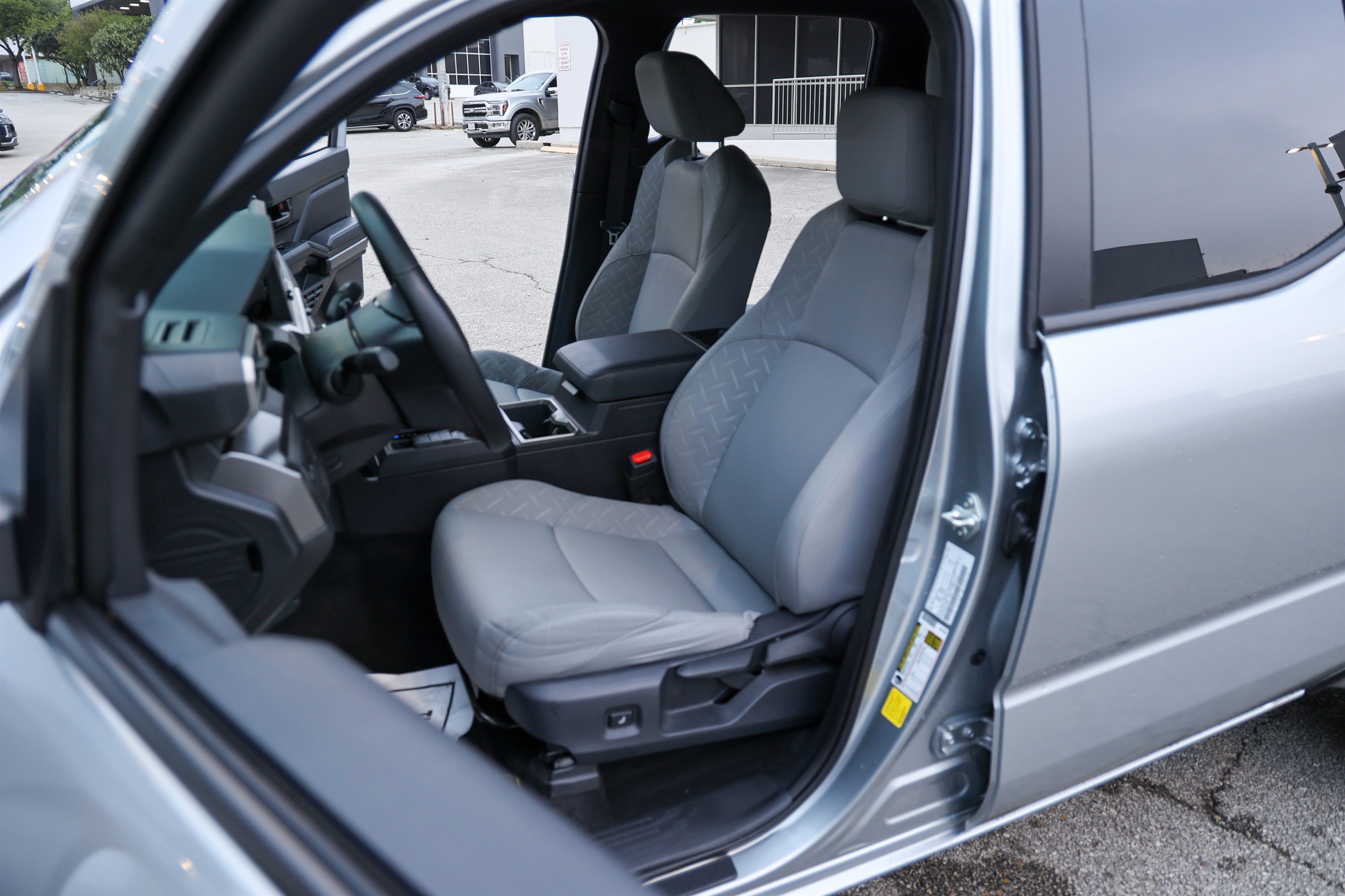 Certified 2025 Toyota Tacoma SR5 image 33