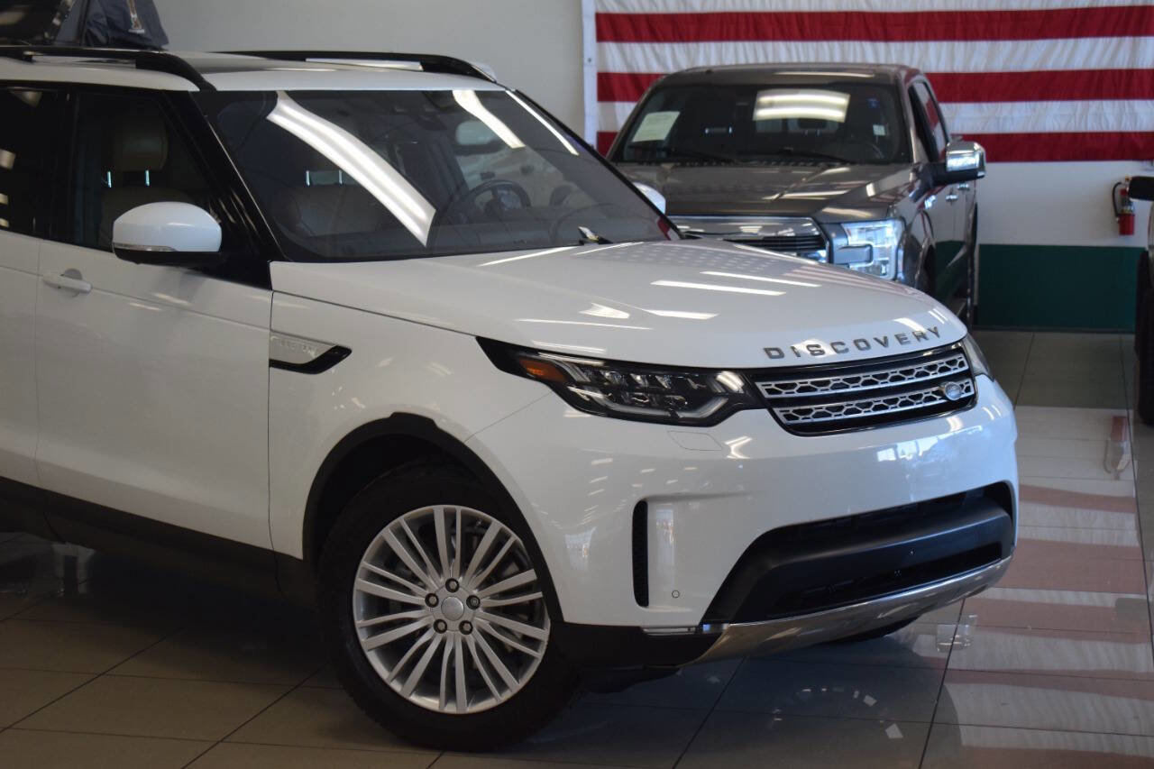Used 2017 Land Rover Discovery HSE AWD/4WD image 3