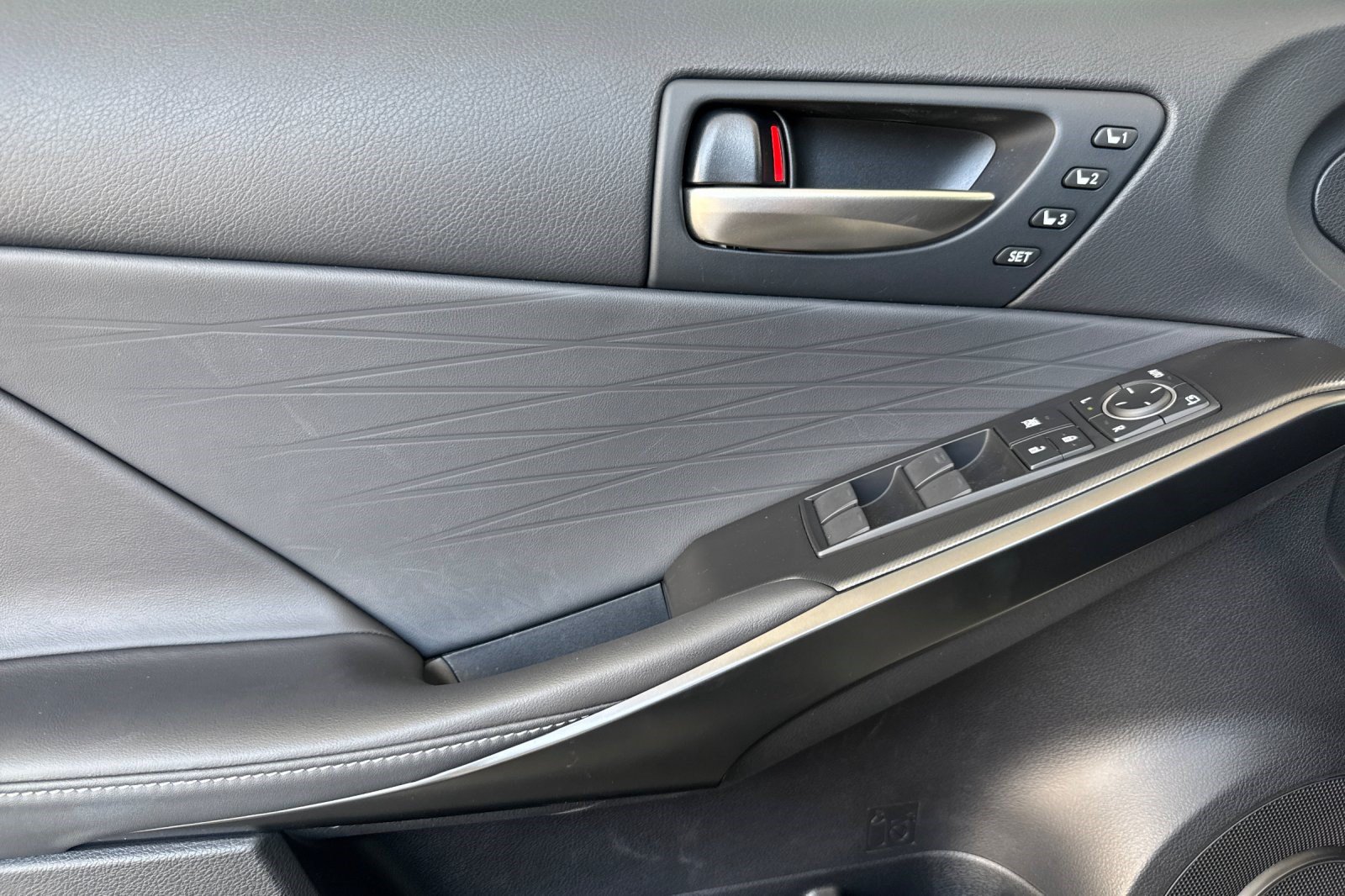Used 2025 Lexus IS 350 F Sport RWD image 12