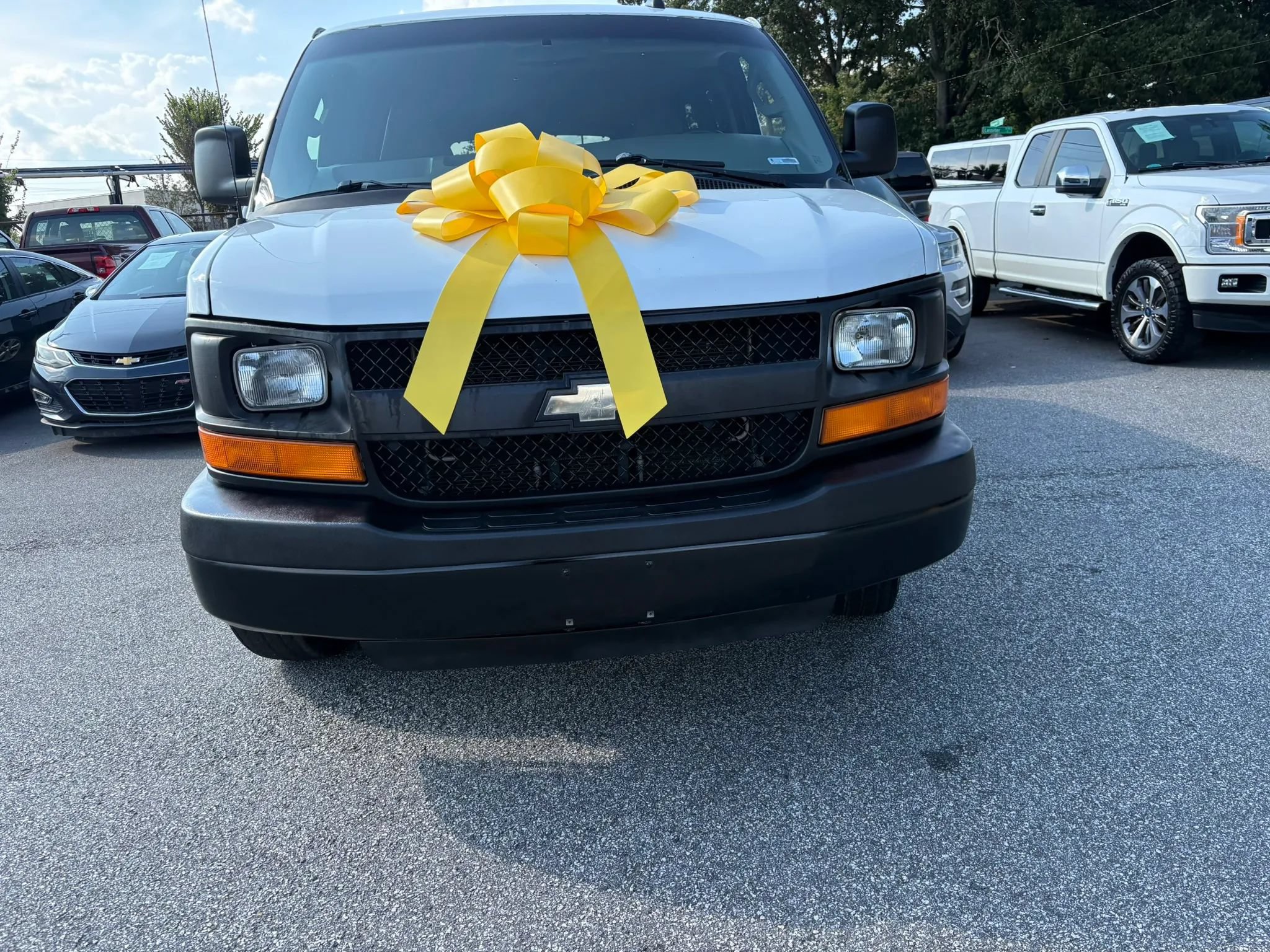 Used 2016 Chevrolet Express 2500 LS RWD image 9