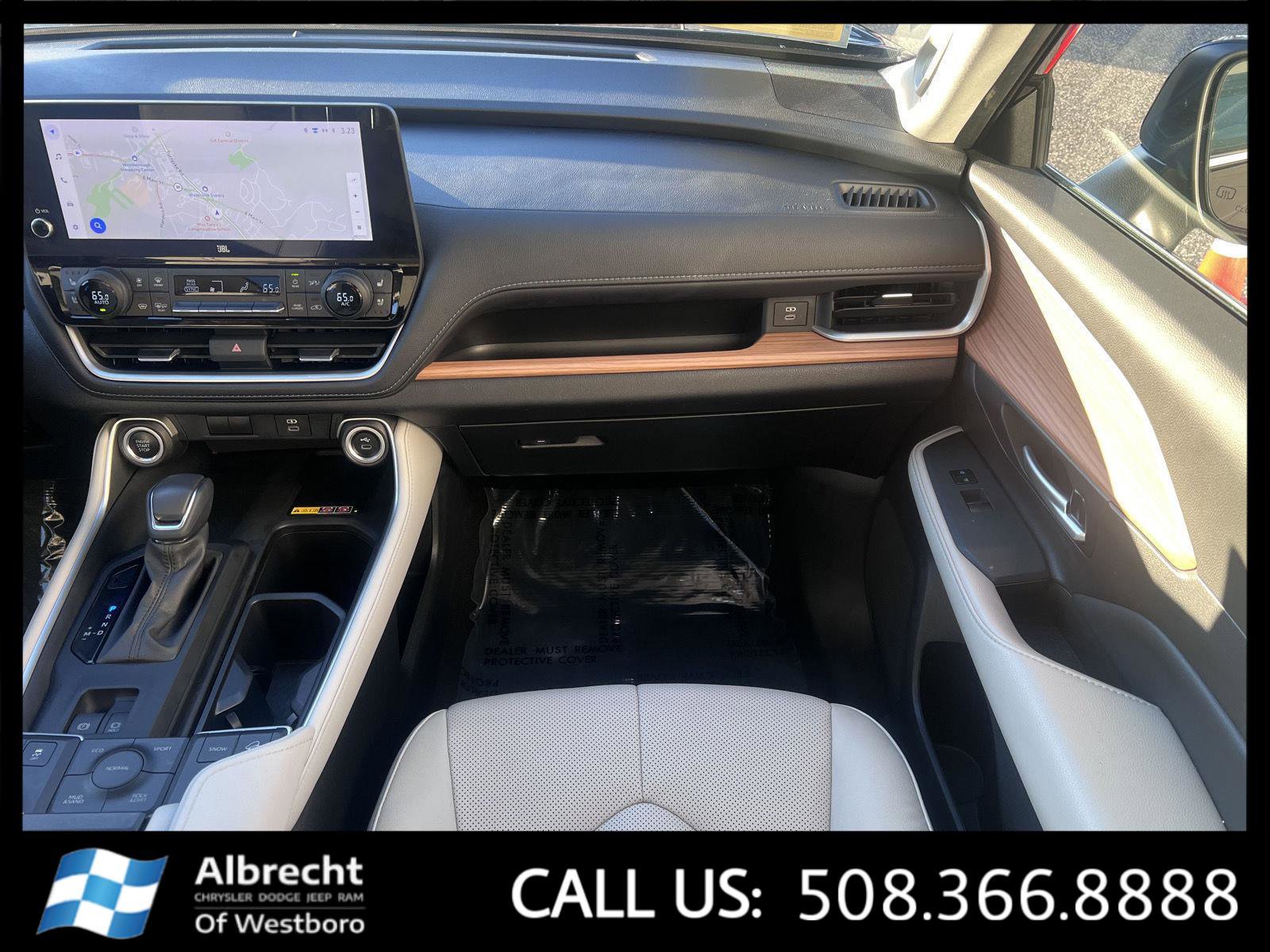 Used 2024 Toyota Grand Highlander Limited image 25