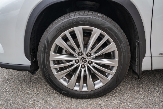 Used 2022 Toyota Highlander Platinum AWD/4WD image 12