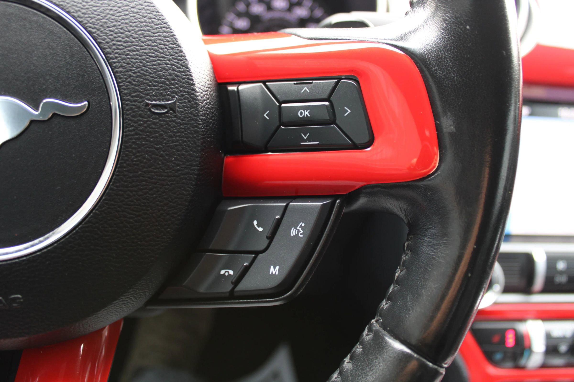 Used 2019 Ford Mustang Premium image 10