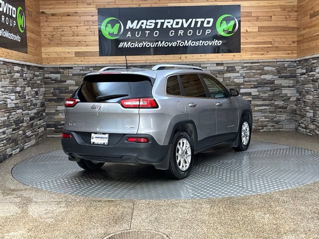Used 2017 Jeep Cherokee Latitude w/ Cold Weather Group AWD/4WD image 12