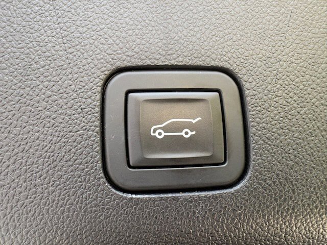 Used 2023 Chevrolet Tahoe RST w/ Luxury Package AWD/4WD image 8