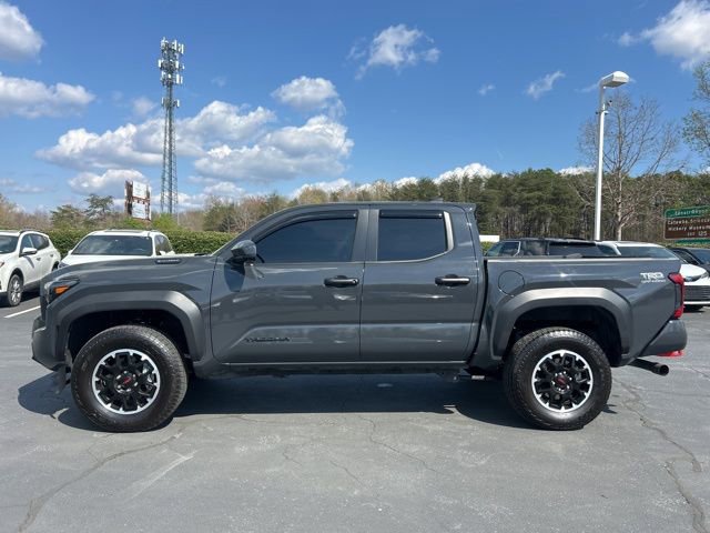 Used 2025 Toyota Tacoma TRD Off-Road AWD/4WD image 11