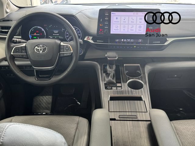 Used 2021 Toyota Sienna Limited FWD image 32