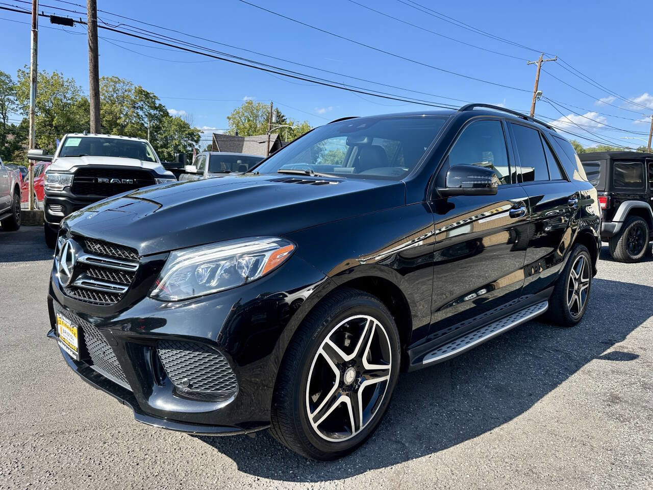 Used 2017 Mercedes-Benz GLE 350 w/ Premium 2 Package image 3
