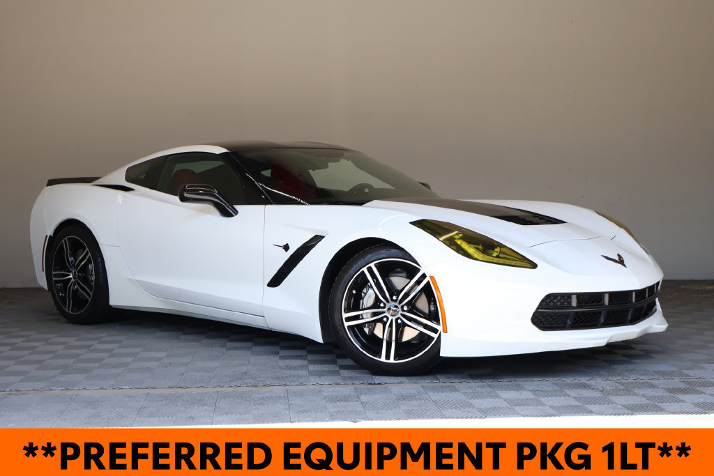 Used 2017 Chevrolet Corvette Stingray Coupe w/ Carbon Flash Badge Package RWD image 2