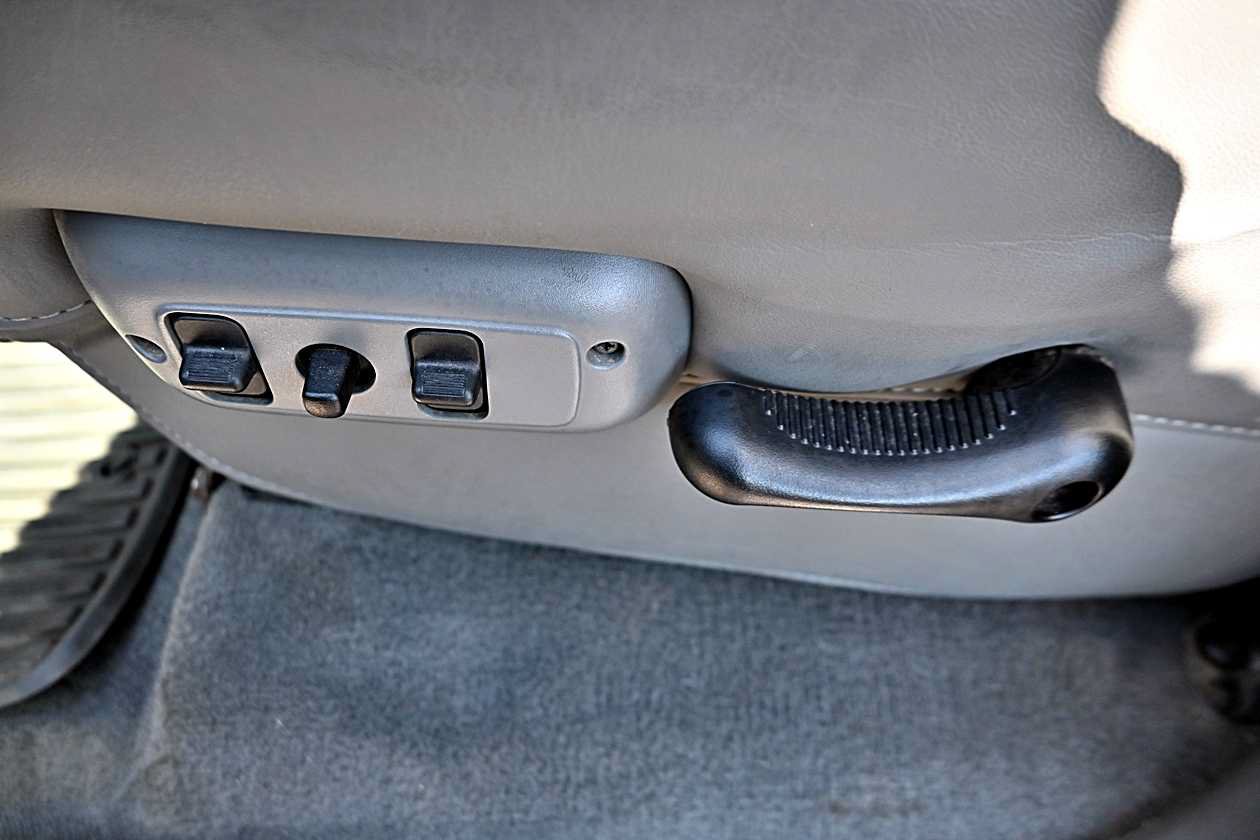 Used 2007 Dodge Ram 3500 Truck Laramie AWD/4WD image 15