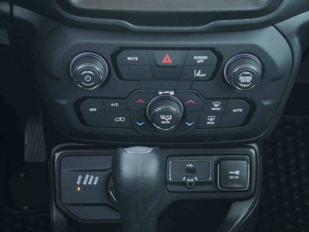 Certified 2023 Jeep Renegade Latitude image 8