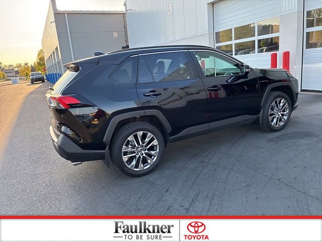 Certified 2022 Toyota RAV4 XLE Premium AWD/4WD image 7