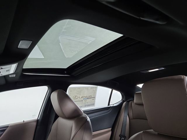 New 2025 Lexus ES 300h w/ Premium Package image 33