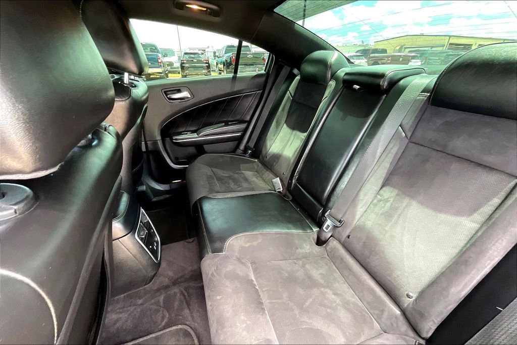 Used 2018 Dodge Charger R/T w/ Plus Group RWD image 18