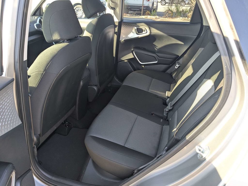 Used 2023 Kia Soul LX w/ Option Group 015 FWD image 14