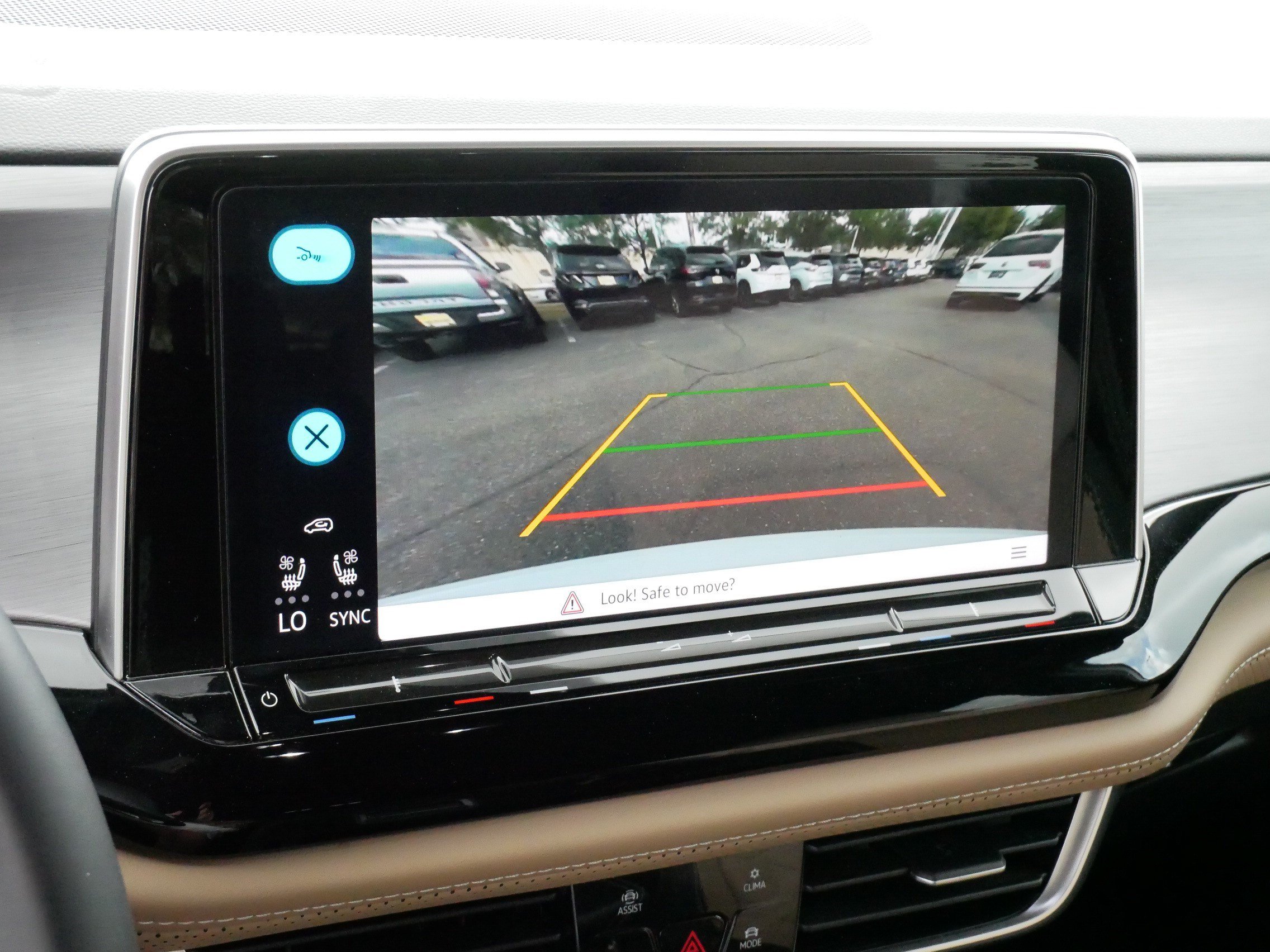 Certified 2024 Volkswagen Atlas Cross Sport SE AWD/4WD image 32