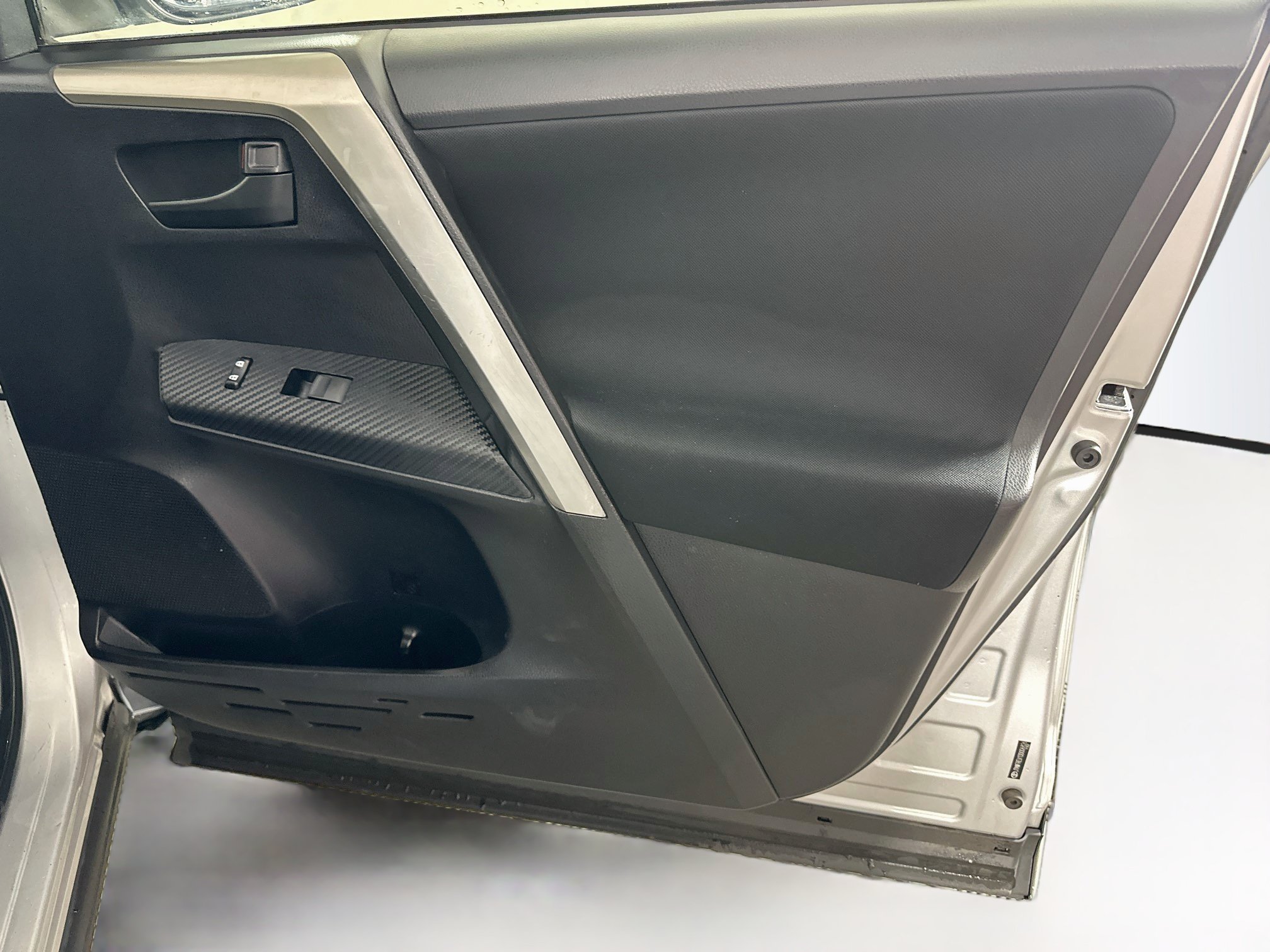 Used 2013 Toyota RAV4 XLE FWD image 30