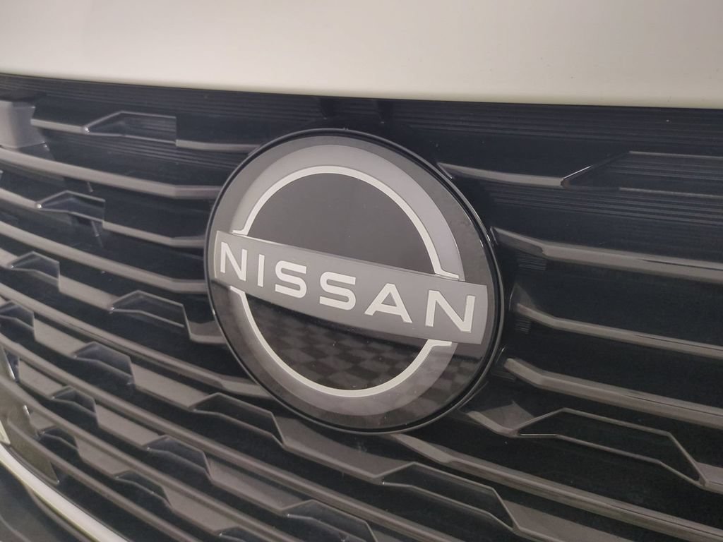 Used 2025 Nissan Sentra SV FWD image 13