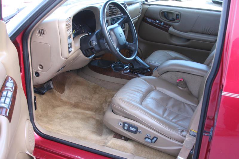 Used 2000 Oldsmobile Bravada AWD w/ Convenience Pkg I image 25