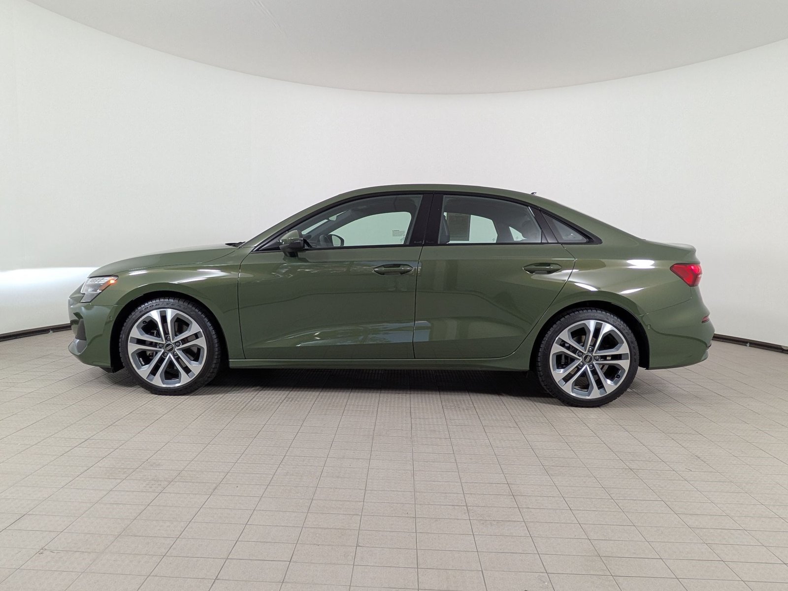 Used 2025 Audi A3 2.0T Premium AWD/4WD image 2