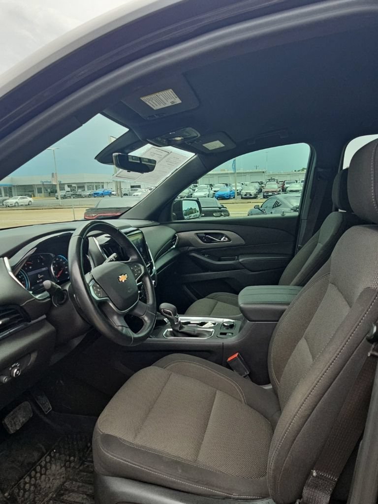 Used 2023 Chevrolet Traverse LT FWD image 12