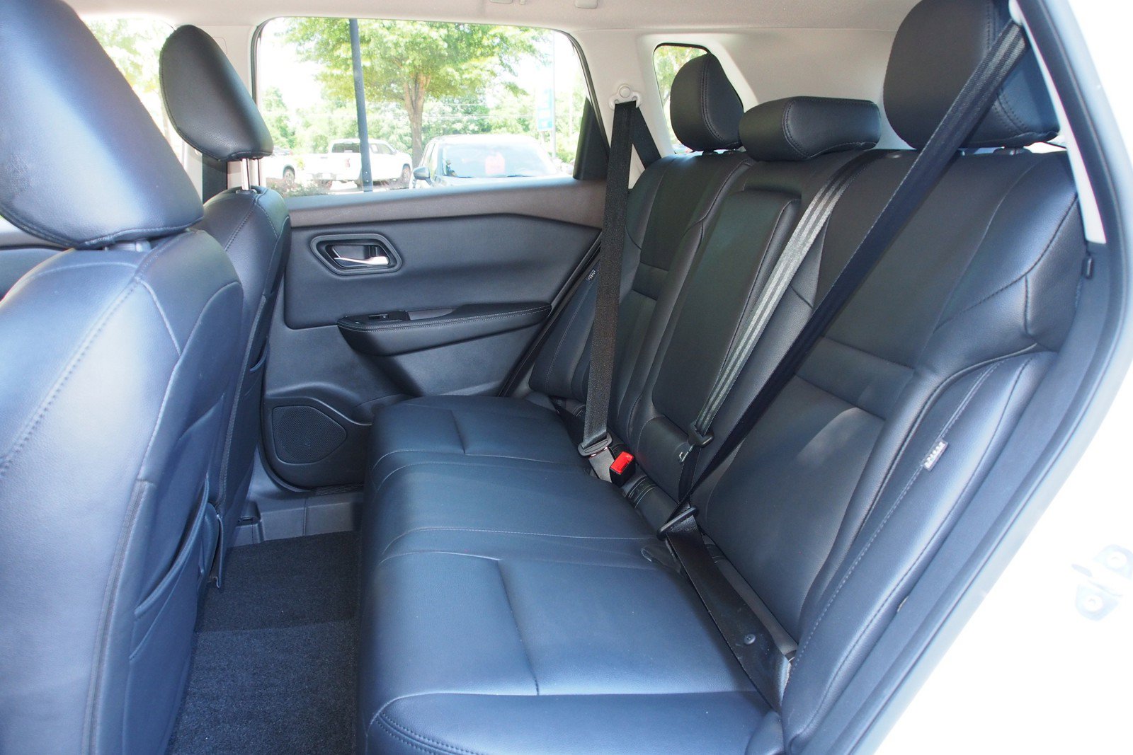 Used 2023 Nissan Rogue SV FWD image 18