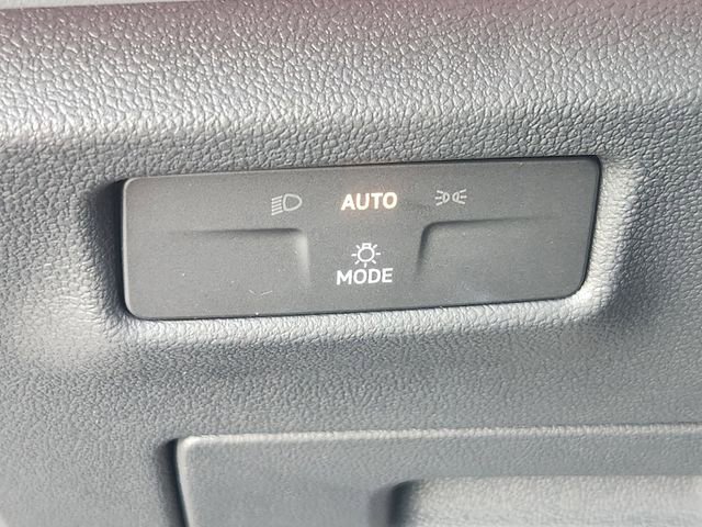 New 2026 Volkswagen Tiguan SE image 21