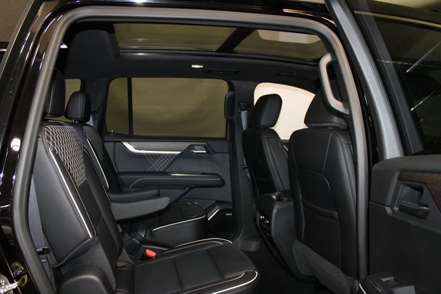 Used 2025 GMC Acadia Denali w/ LPO, Floor Liner Package image 16