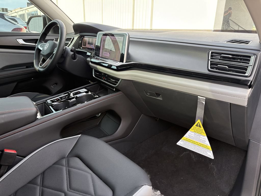 Used 2024 Volkswagen Atlas Peak Edition SEL AWD/4WD image 28