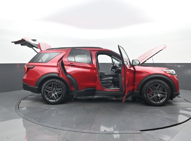 Used 2025 Ford Explorer ST-Line w/ Premium Package RWD image 34
