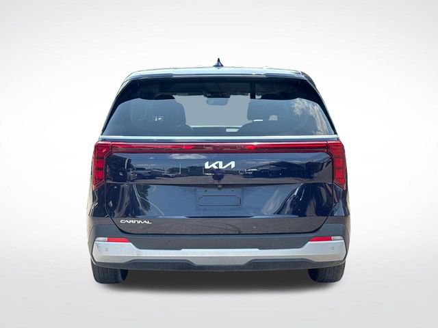 Used 2025 Kia Carnival FWD image 4