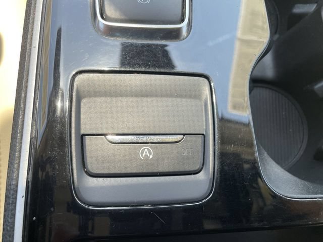 Used 2020 Ford Edge SEL w/ Convenience Package FWD image 18