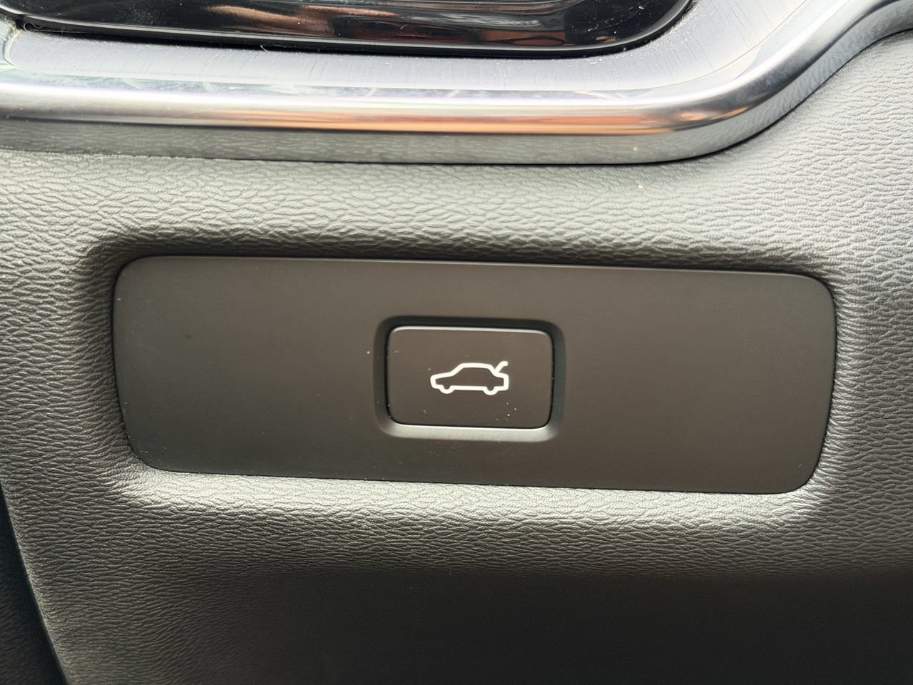 Used 2024 Volvo S60 B5 Core AWD/4WD image 14