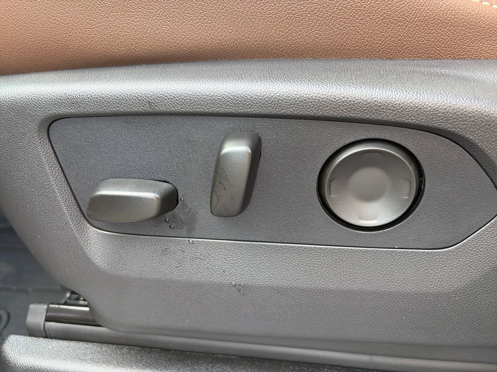 New 2026 Chevrolet Suburban High Country AWD/4WD image 18