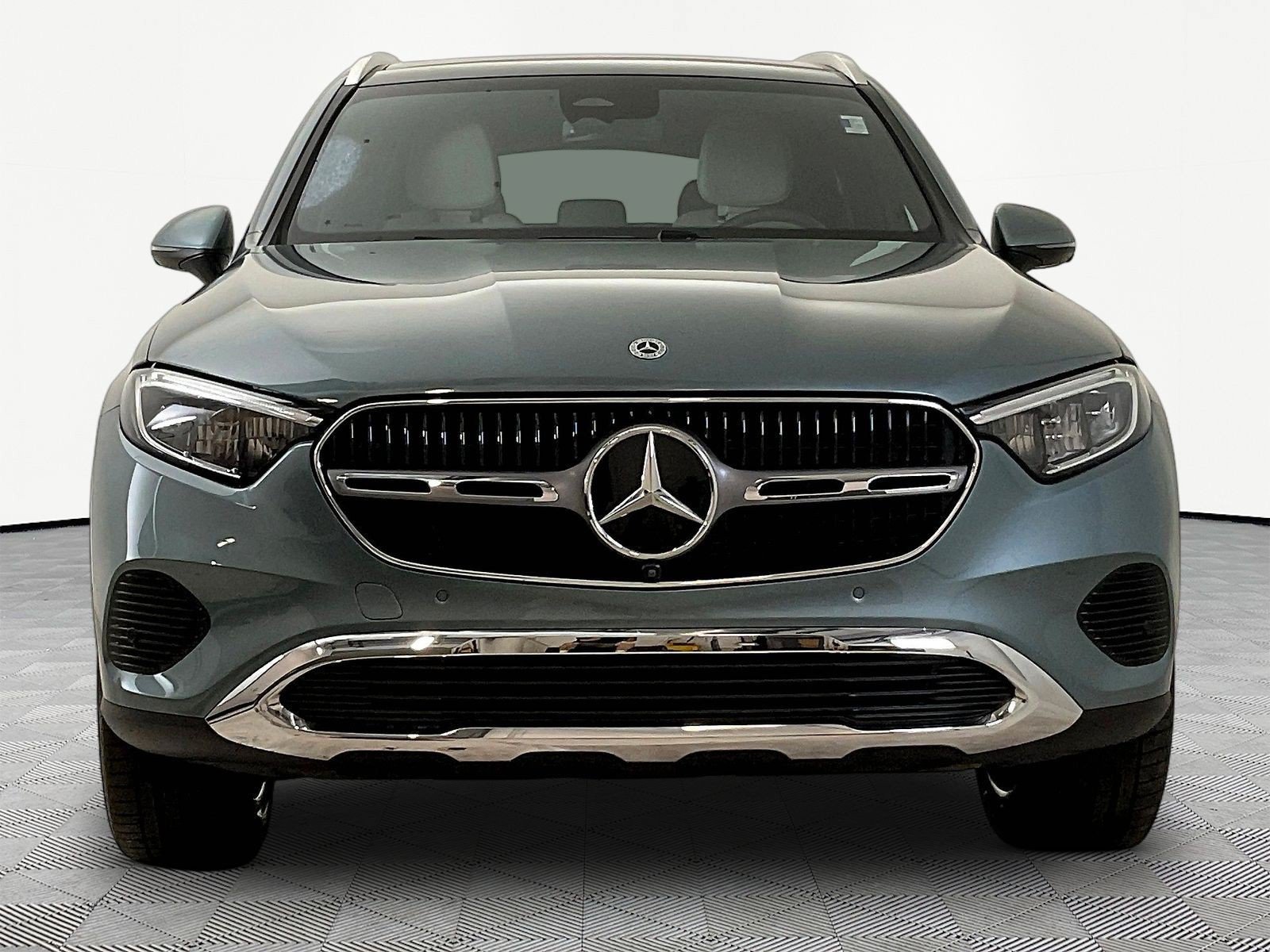 Used 2026 Mercedes-Benz GLC 300 4MATIC image 2
