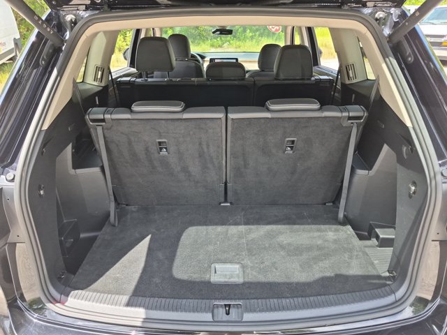 Used 2025 Volkswagen Atlas SE FWD image 28