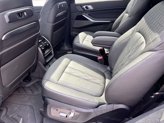 Used 2024 BMW X7 xDrive40i w/ Executive Package AWD/4WD image 14