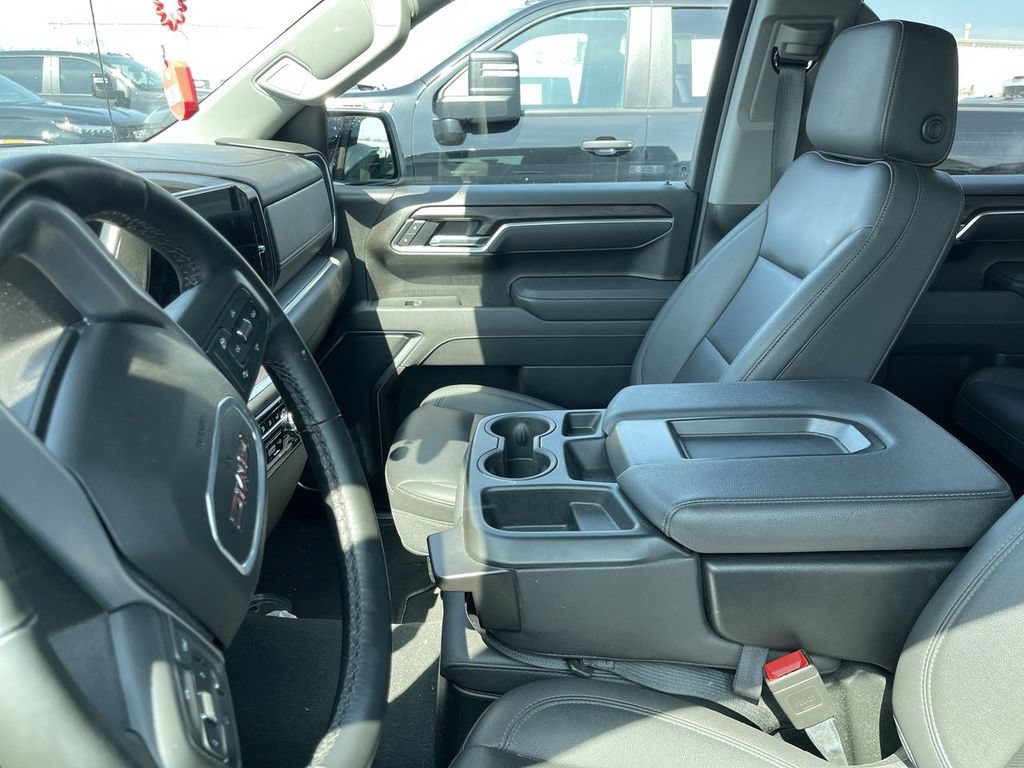 Used 2025 GMC Sierra 1500 SLT AWD/4WD image 12
