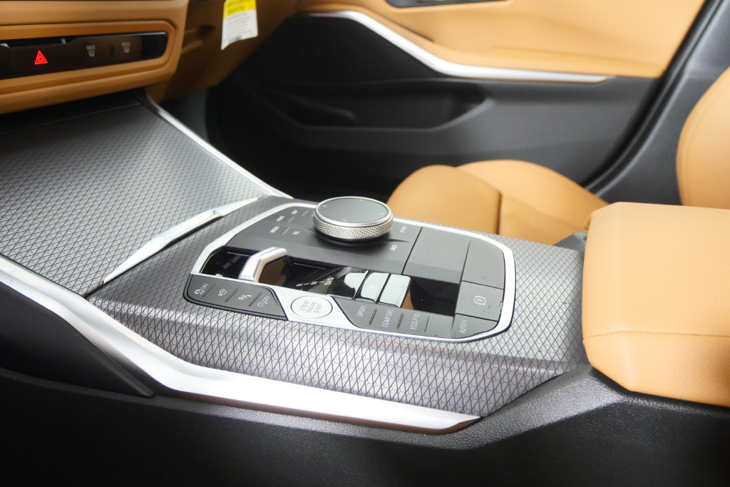 New 2026 BMW 330i Sedan w/ M Sport Package RWD image 22