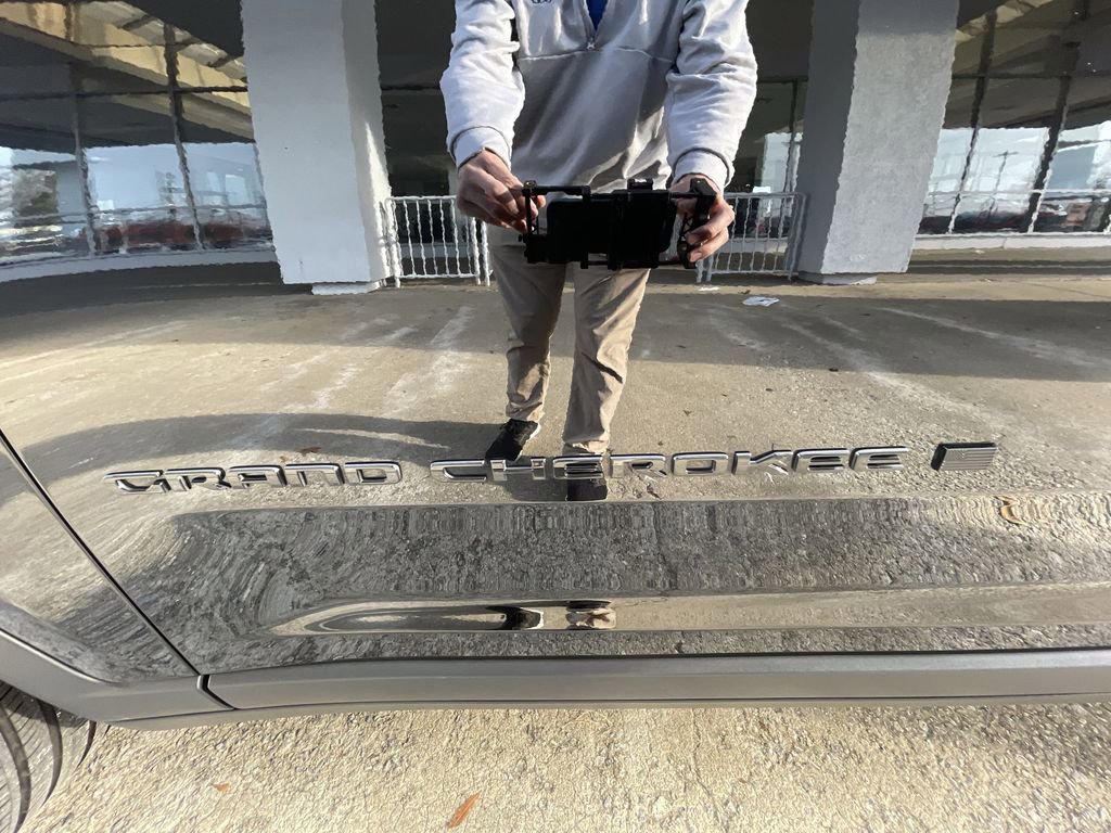 Used 2025 Jeep Grand Cherokee L Limited w/ Black Appearance Package image 31