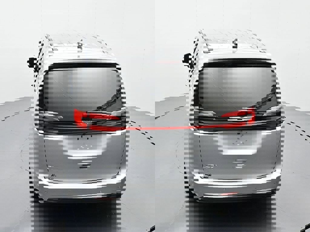 New 2026 Chrysler Pacifica Select image 30