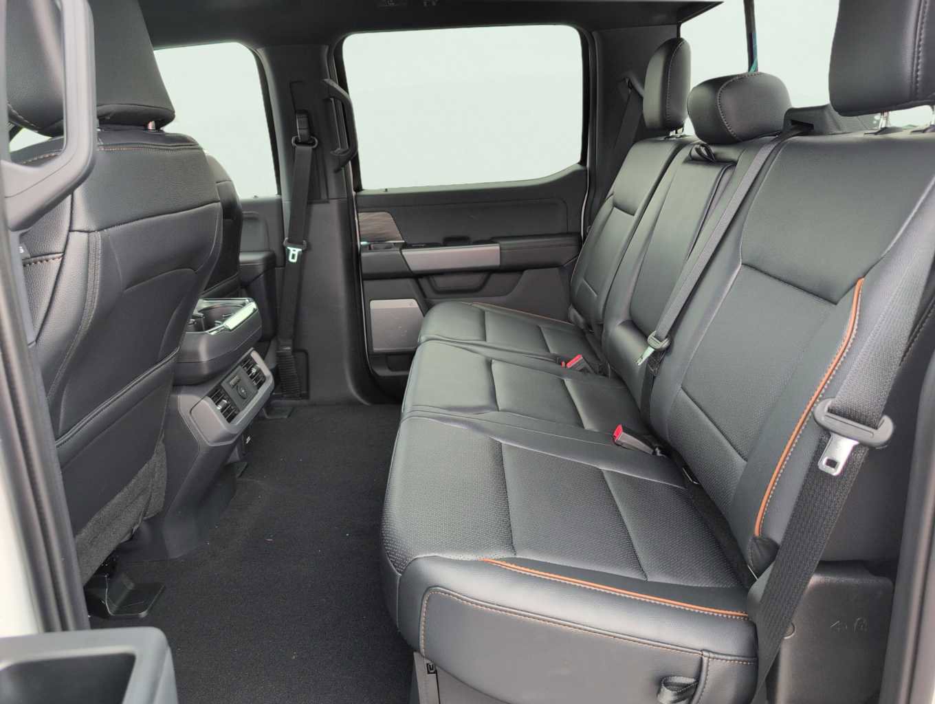 New 2025 Ford F150 Lariat w/ Equipment Group 502A High image 9